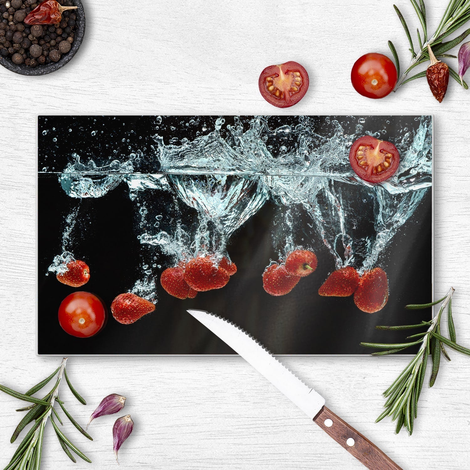 Snijplank - Gehard Glas - Aardbeien in het water