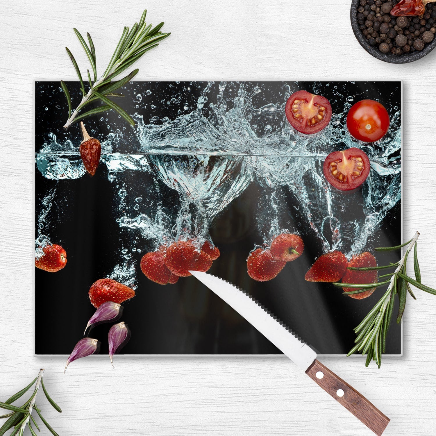 Snijplank - Gehard Glas - Aardbeien in het water