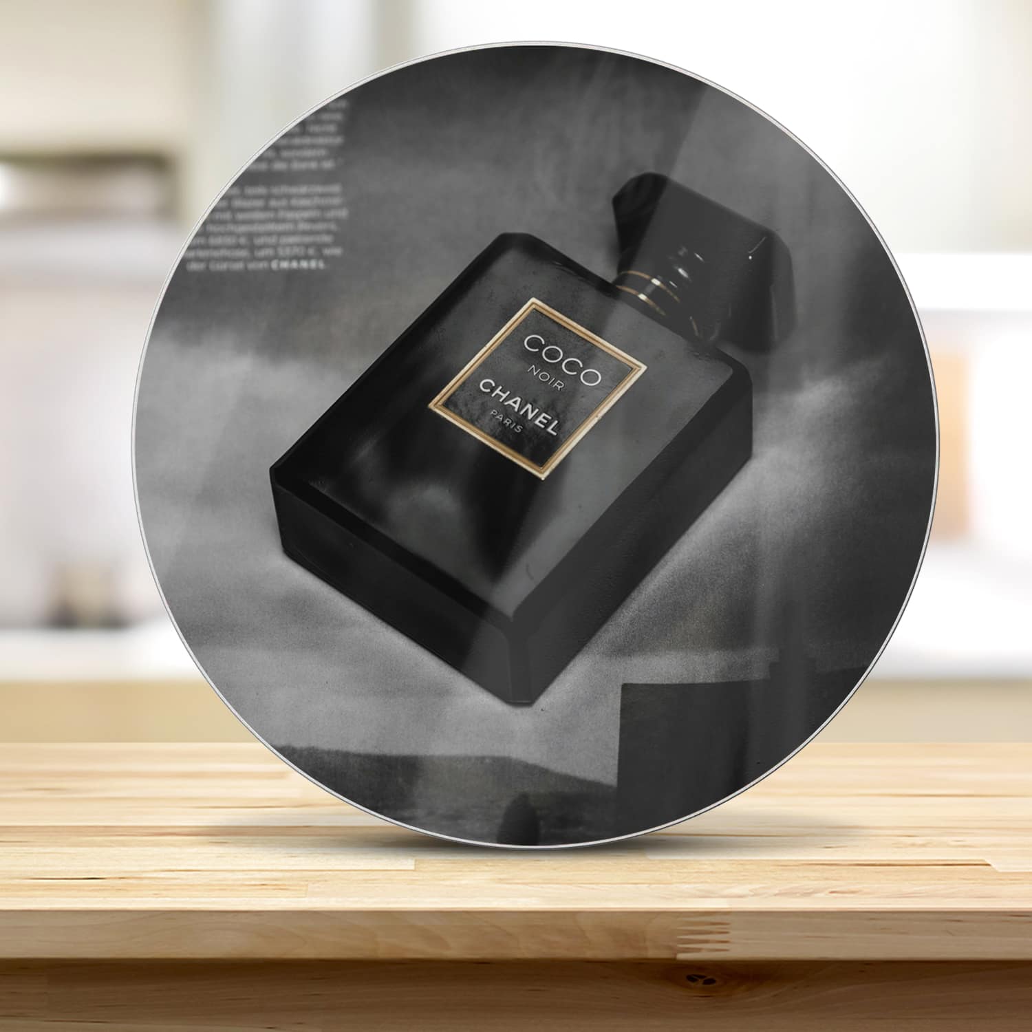 Snijplank Rond - Gehard Glas - Coco Chanel Parfum op Tijdschrift