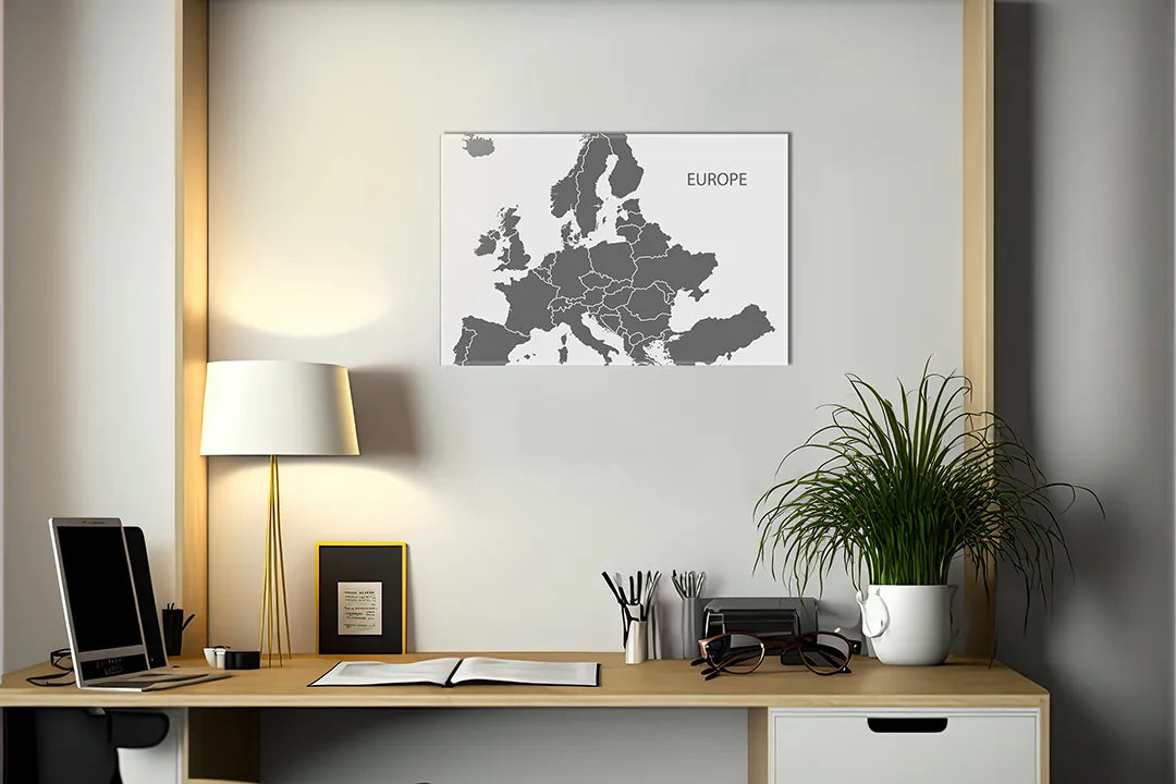 Kurkborden op canvas met grijze wereldkaart met europa – formaat 140 × 100 cm