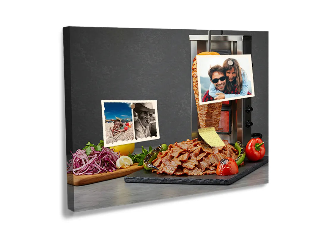Kurkborden op canvas met shoarma schotel op donkere achtergrond – formaat 60 × 40 cm