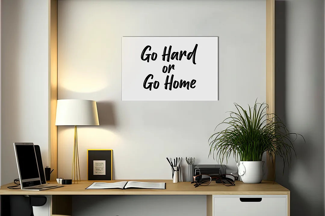 Kurkborden op canvas met quote ga hard of ga naar huis – formaat 140 × 100 cm