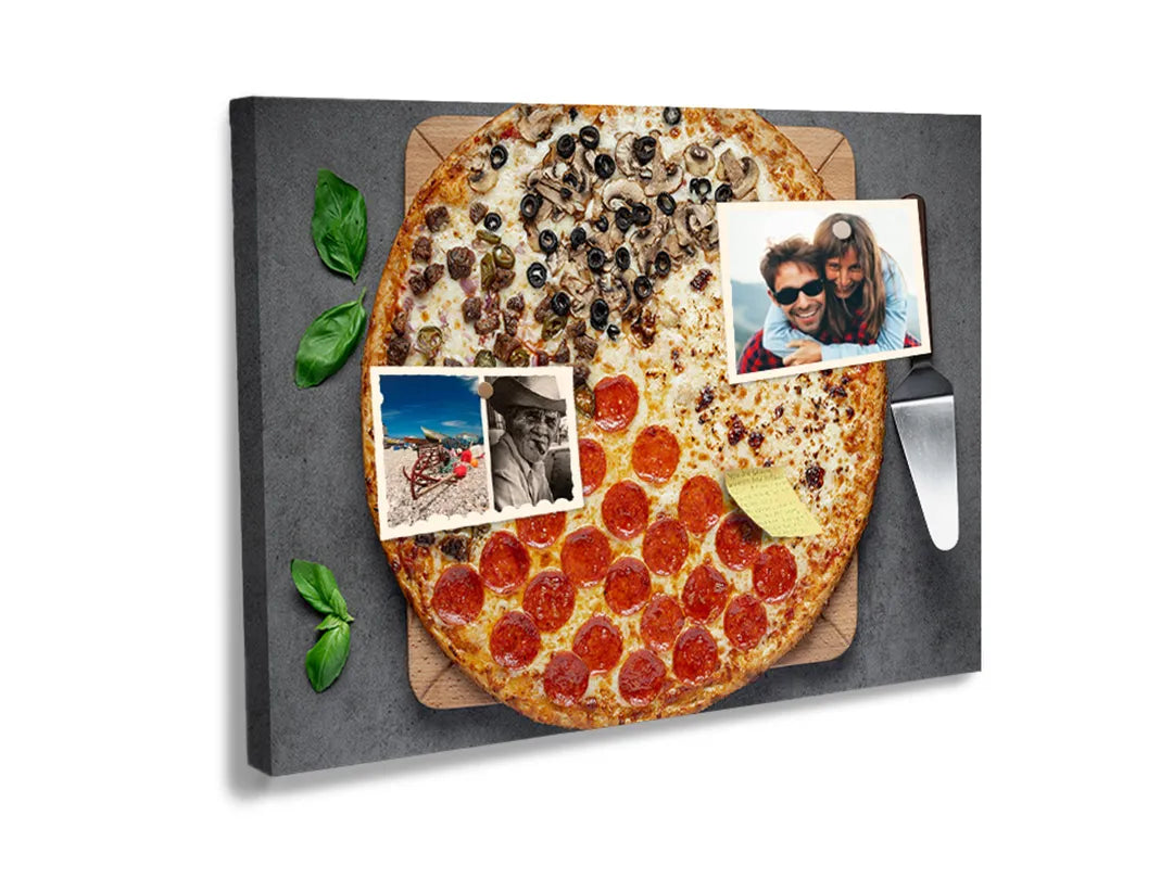 Kurkborden op canvas met pizza met verschillende toppings – formaat 60 × 40 cm