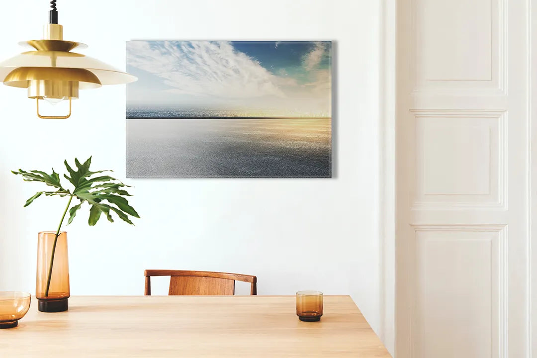 Kurkborden op canvas met minimalistische horizon boven zee – formaat 100 × 70 cm