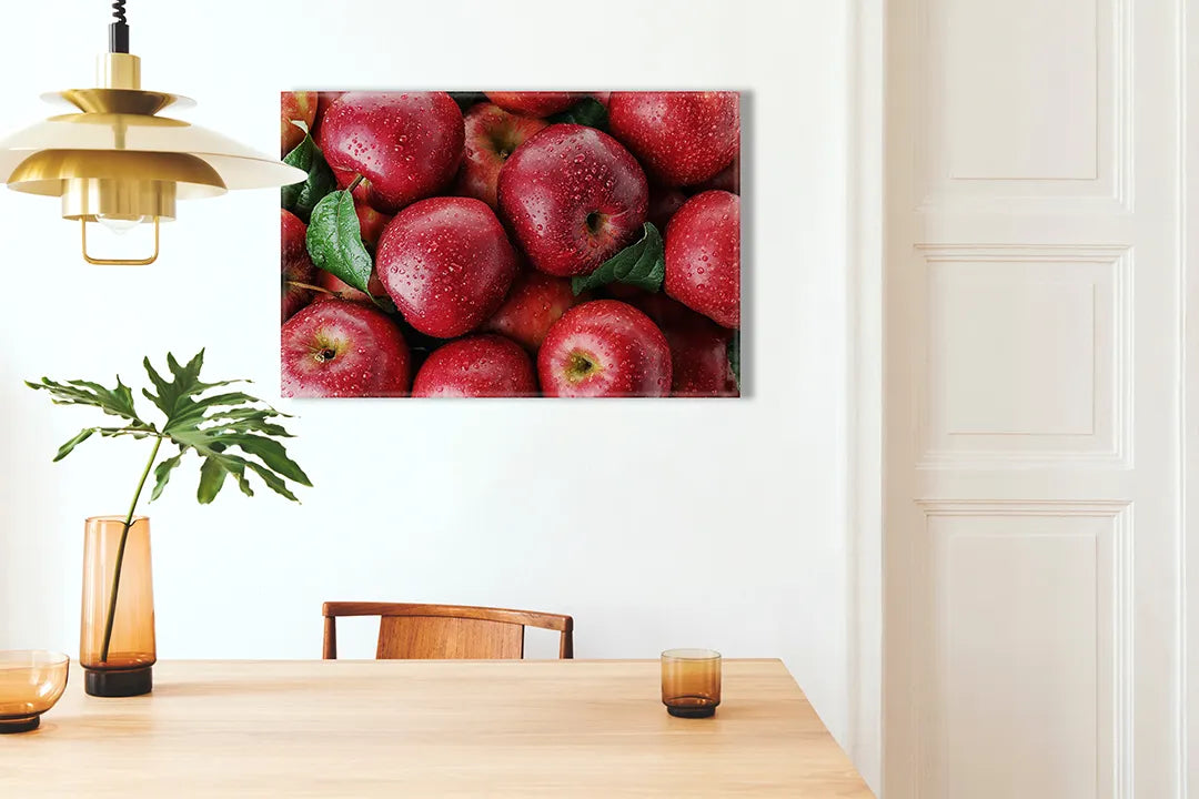 Kurkborden op canvas met rode appels in close-up – formaat 100 × 70 cm