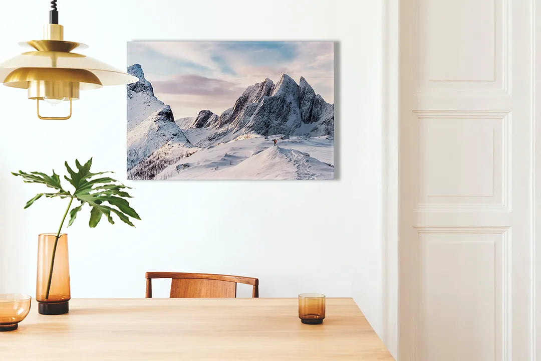Kurkborden op canvas met besneeuwde bergtoppen – formaat 100 × 70 cm