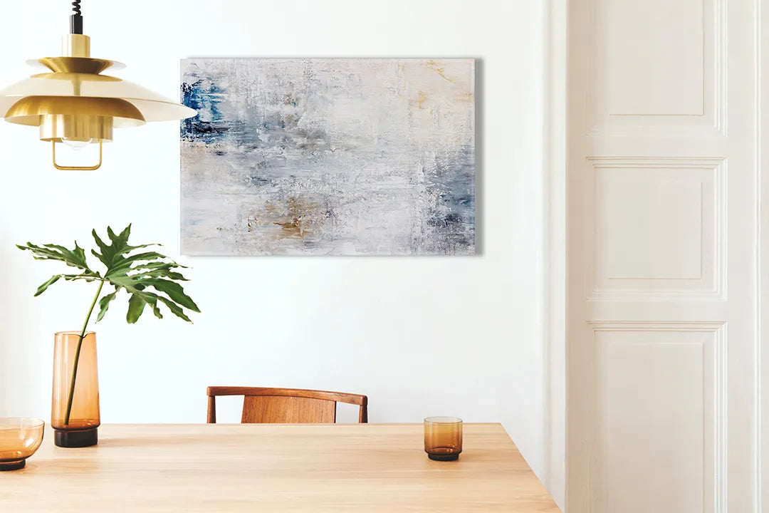 Kurkborden op canvas met licht abstract schilderij in blauw en beige – formaat 100 × 70 cm