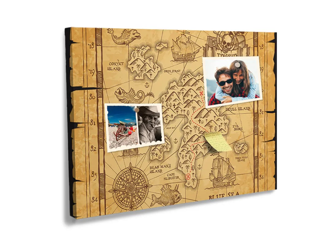 Kurkborden op canvas met vintage schatkaart op hout – formaat 60 × 40 cm