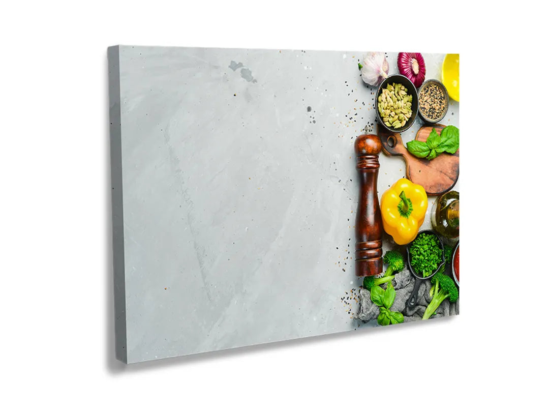 Kurkborden op canvas met kookingrediënten langs marmeren rand – formaat 120 × 80 cm