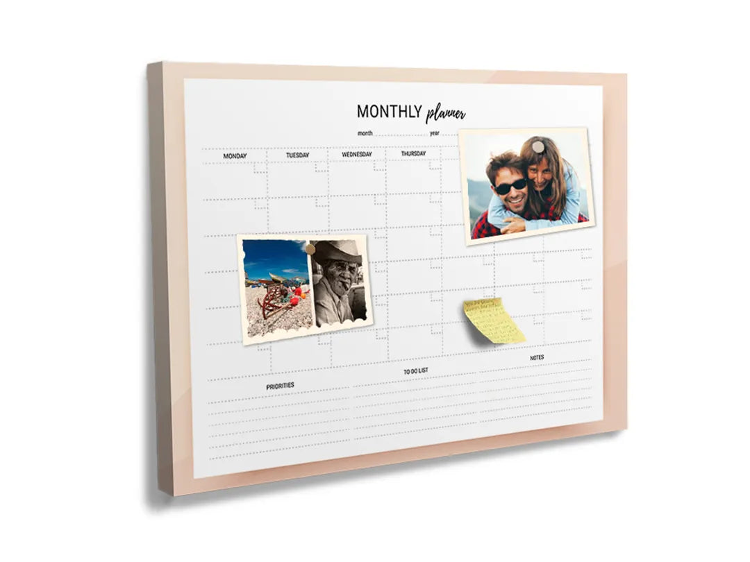 Kurkborden op canvas met minimalistische maandplanner in beige – formaat 60 × 40 cm