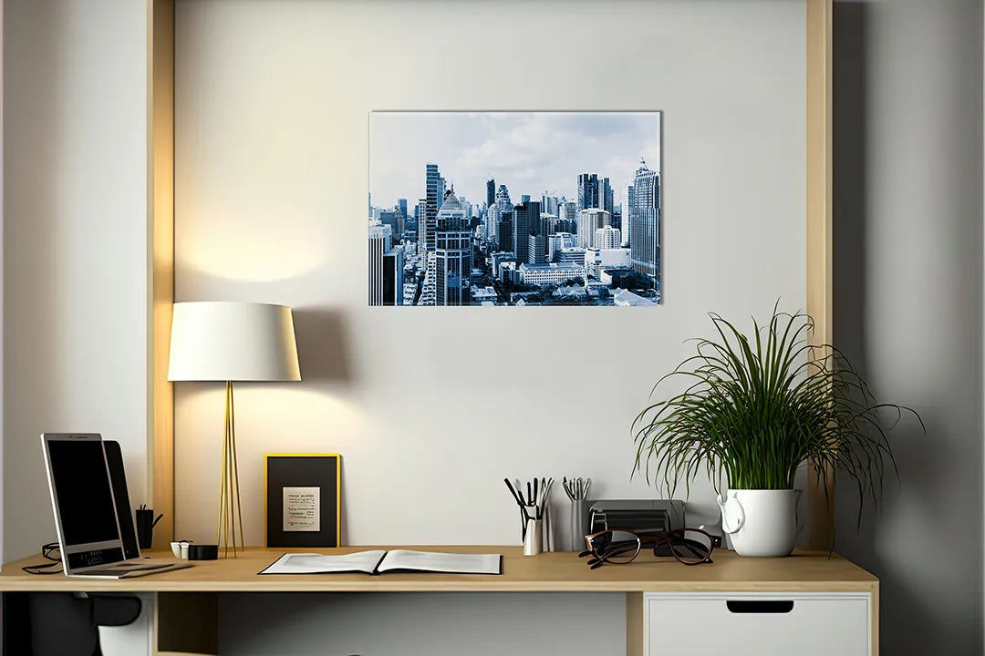 Kurkborden op canvas met blauwe moderne stadsskyline – formaat 140 × 100 cm