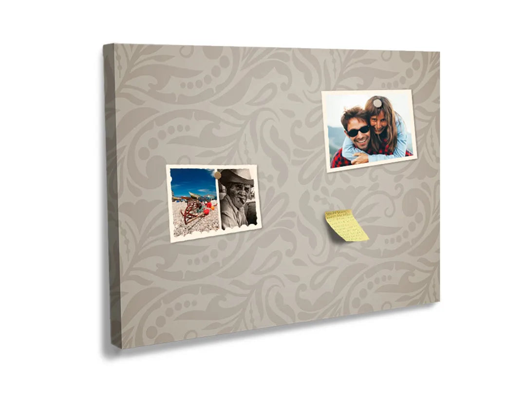 Kurkborden op canvas met klassiek beige damastpatroon – formaat 60 × 40 cm