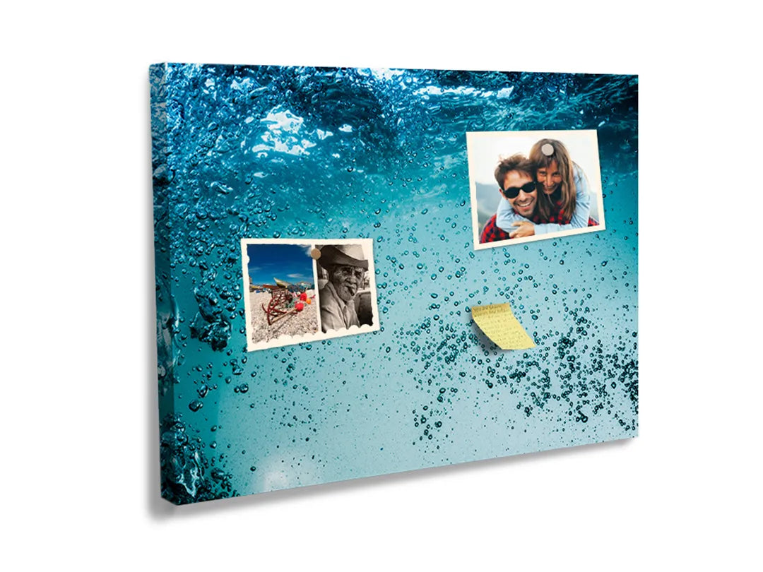 Kurkborden op canvas met luchtbellen onder water – formaat 60 × 40 cm