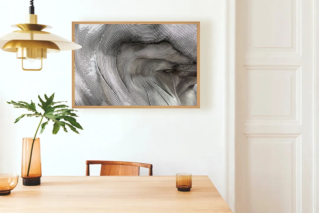 Metalen Magneetbord met afbeelding van abstracte vloeiende lijnen in zilvergrijs kleuren