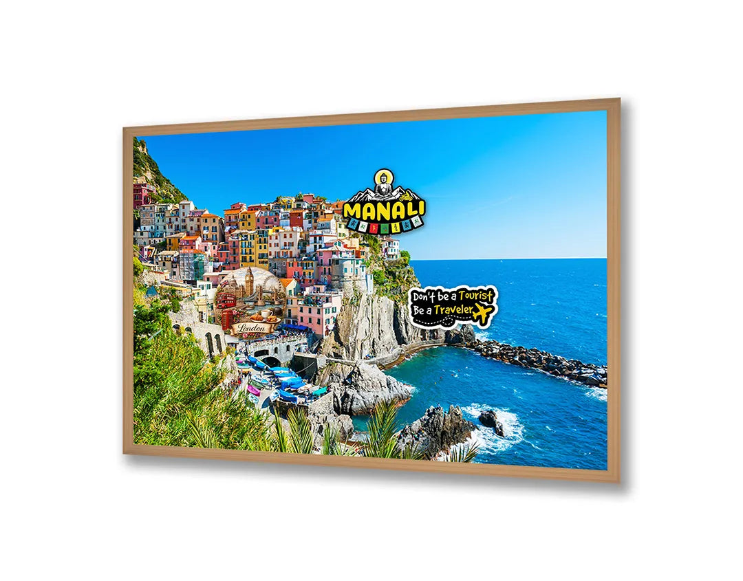 Metalen Magneetbord met afbeelding van kleurrijk Cinque Terre dorp aan de kust in helder blauw en pastel kleuren