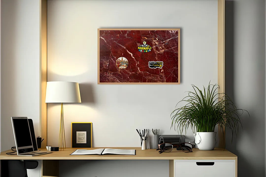 Metalen Magneetbord met afbeelding van rode marmer textuur in diep rood kleuren