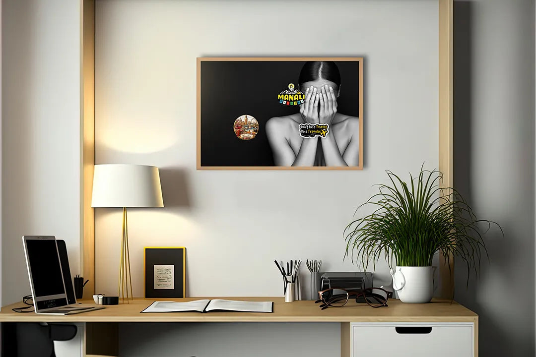 Metalen Magneetbord met hoogwaardige afbeelding van Vrouw handen voor gezicht zwart wit voor aan de muur