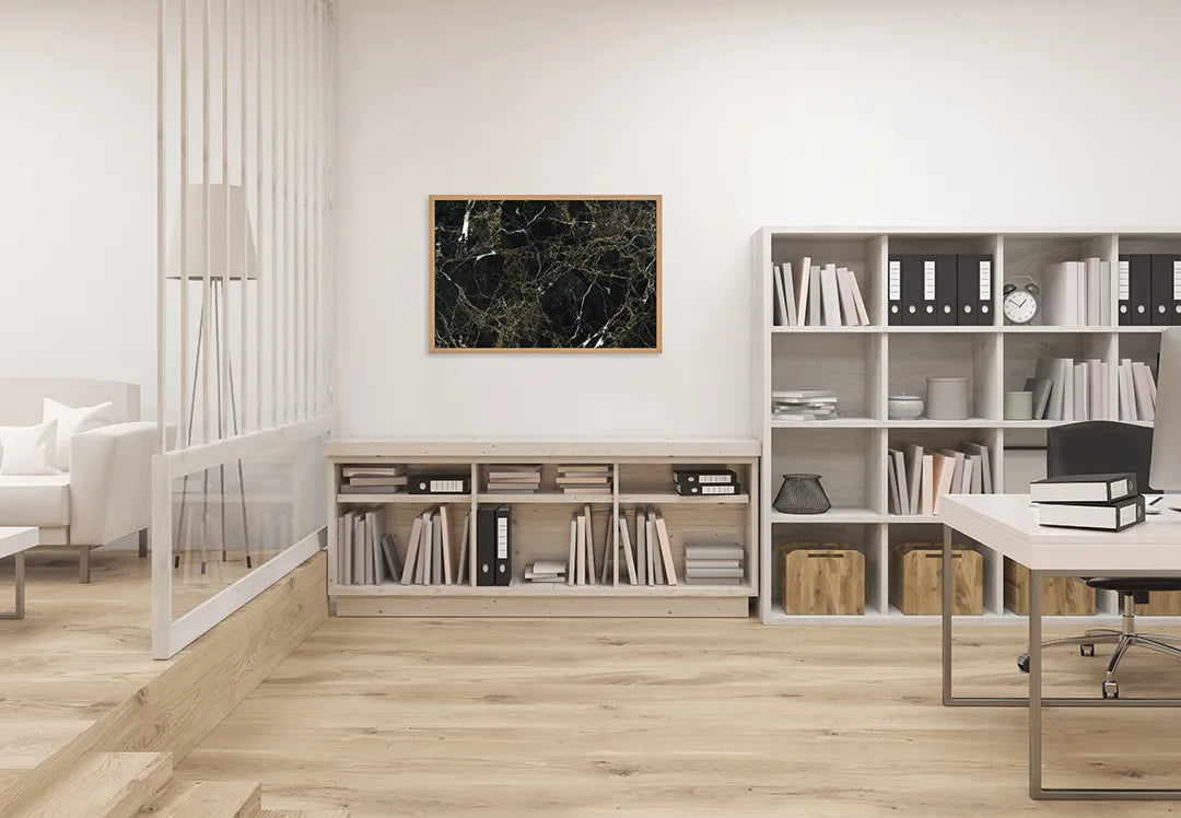 Metalen Magneetbord met afbeelding van zwart marmer met gouden aderen in zwart en goud kleuren