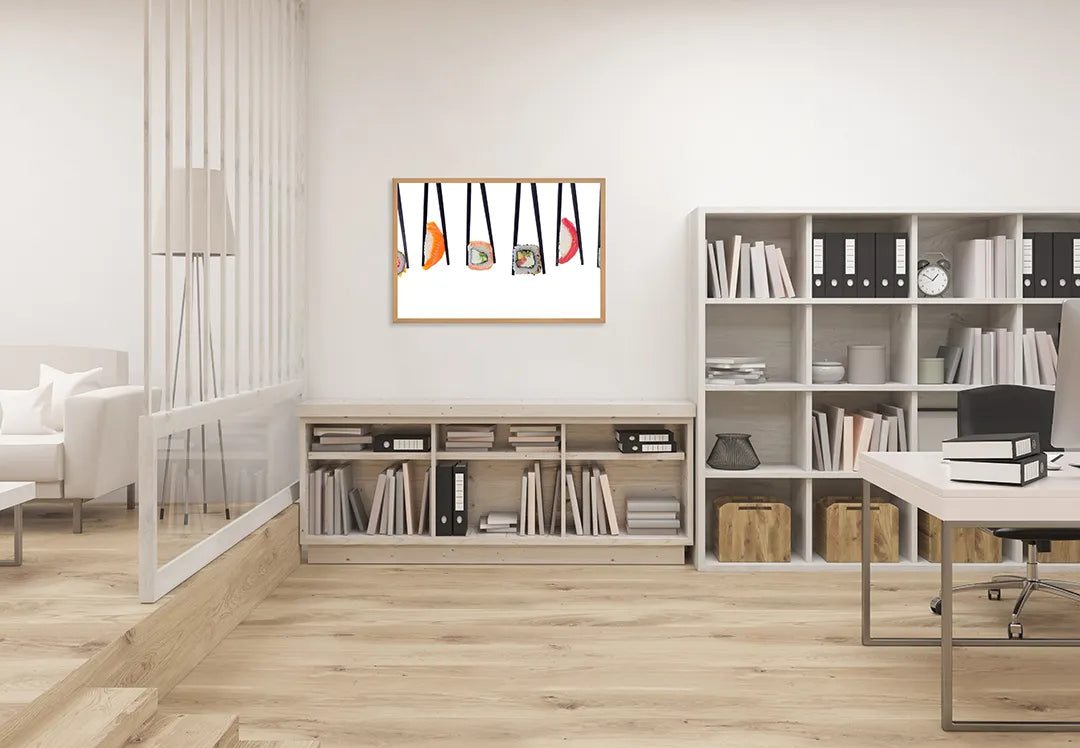 Metalen Magneetbord met afbeelding van hangende sushi stukjes in licht en fris kleuren