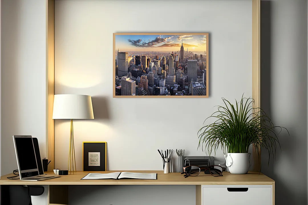 Metalen Magneetbord met afbeelding van New York skyline bij zonsondergang in goud en stadsblauw kleuren