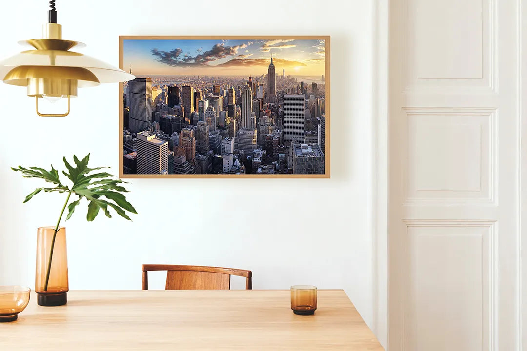 Metalen Magneetbord met afbeelding van New York skyline bij zonsondergang in goud en stadsblauw kleuren