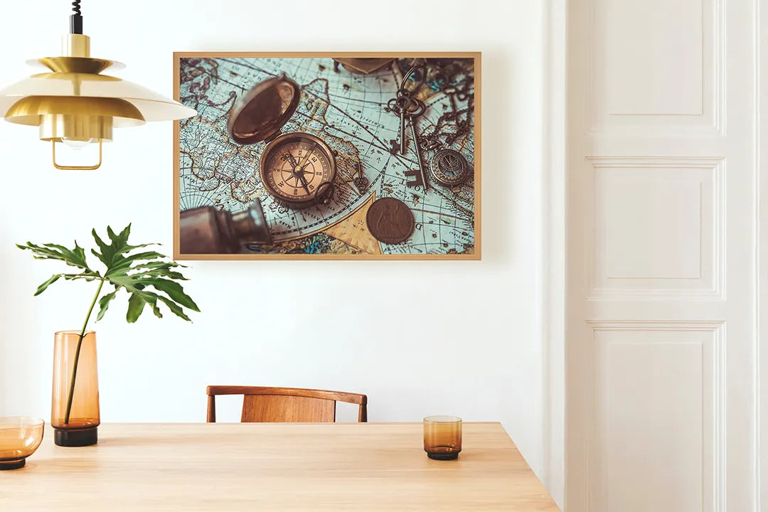Metalen Magneetbord met afbeelding van vintage wereldkaart met oude kompassen in klassiek sepia kleuren