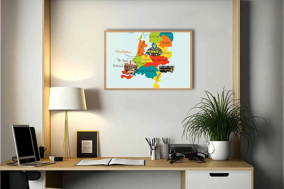 Metalen Magneetbord met afbeelding van gekleurde provinciekaart van Nederland in verschillende heldere kleuren kleuren