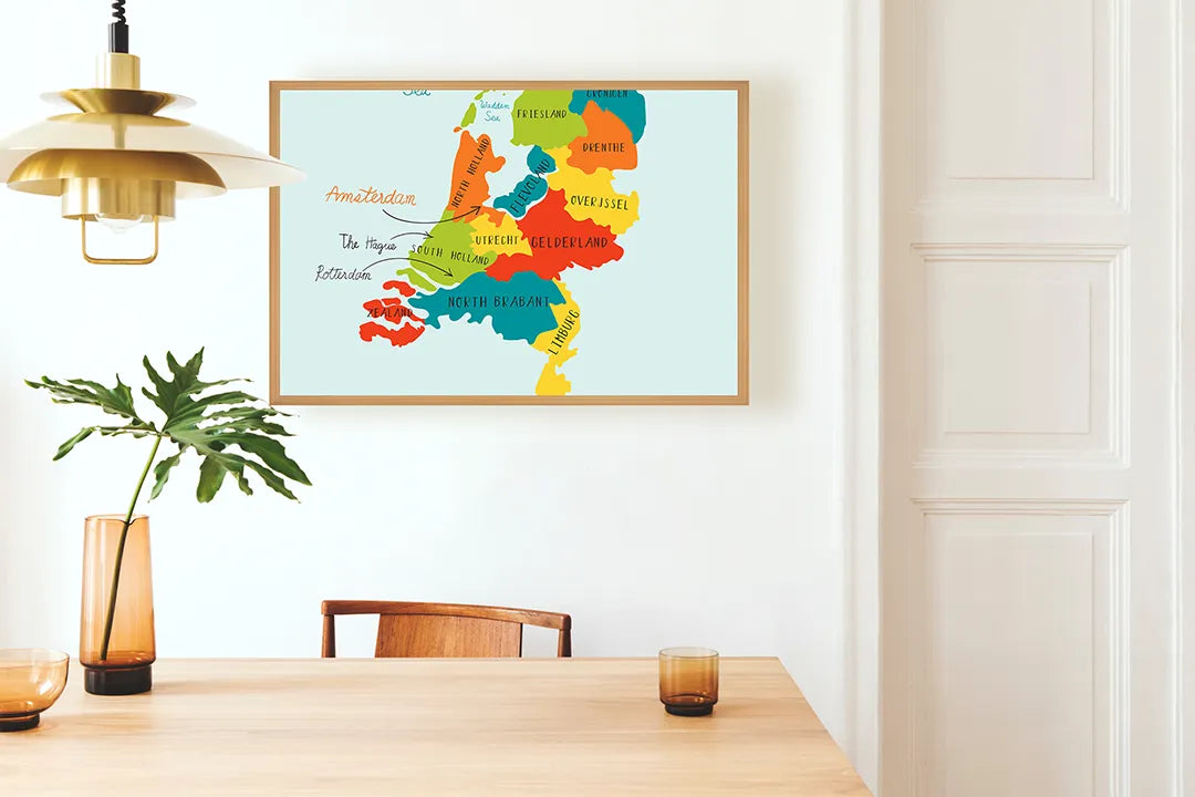 Metalen Magneetbord met afbeelding van gekleurde provinciekaart van Nederland in verschillende heldere kleuren kleuren