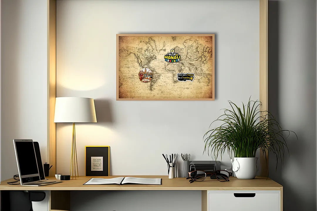 Metalen Magneetbord met afbeelding van oude wereldkaart met textuur in verweerd beige kleuren