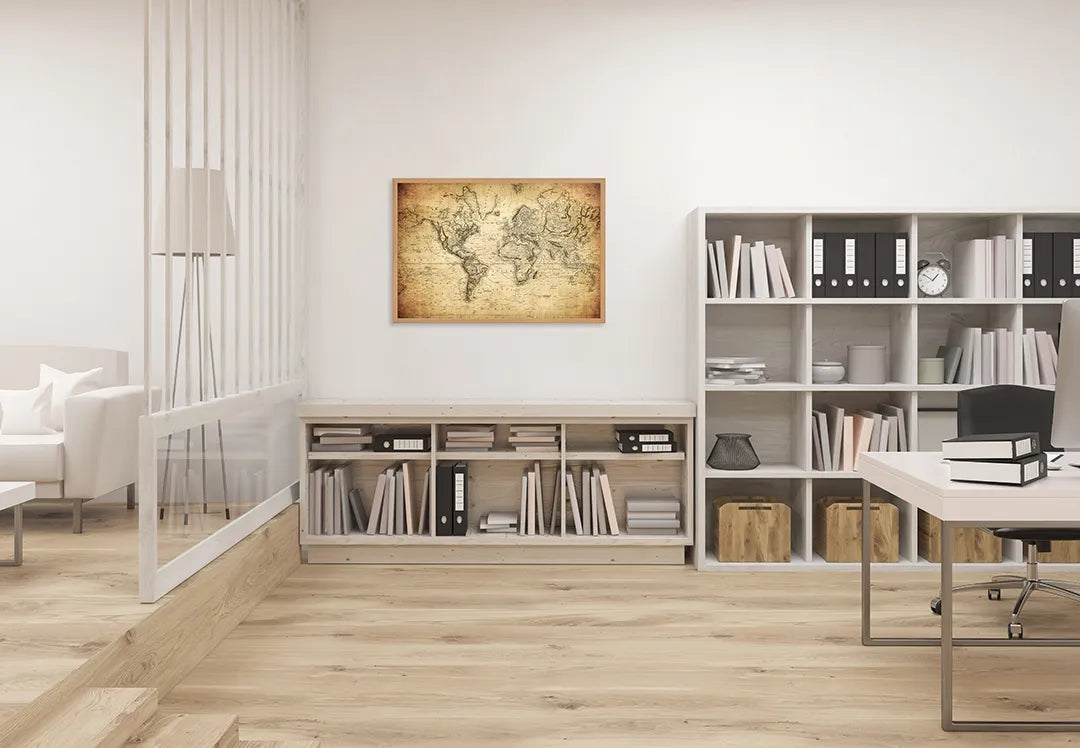 Metalen Magneetbord met afbeelding van oude wereldkaart met textuur in verweerd beige kleuren