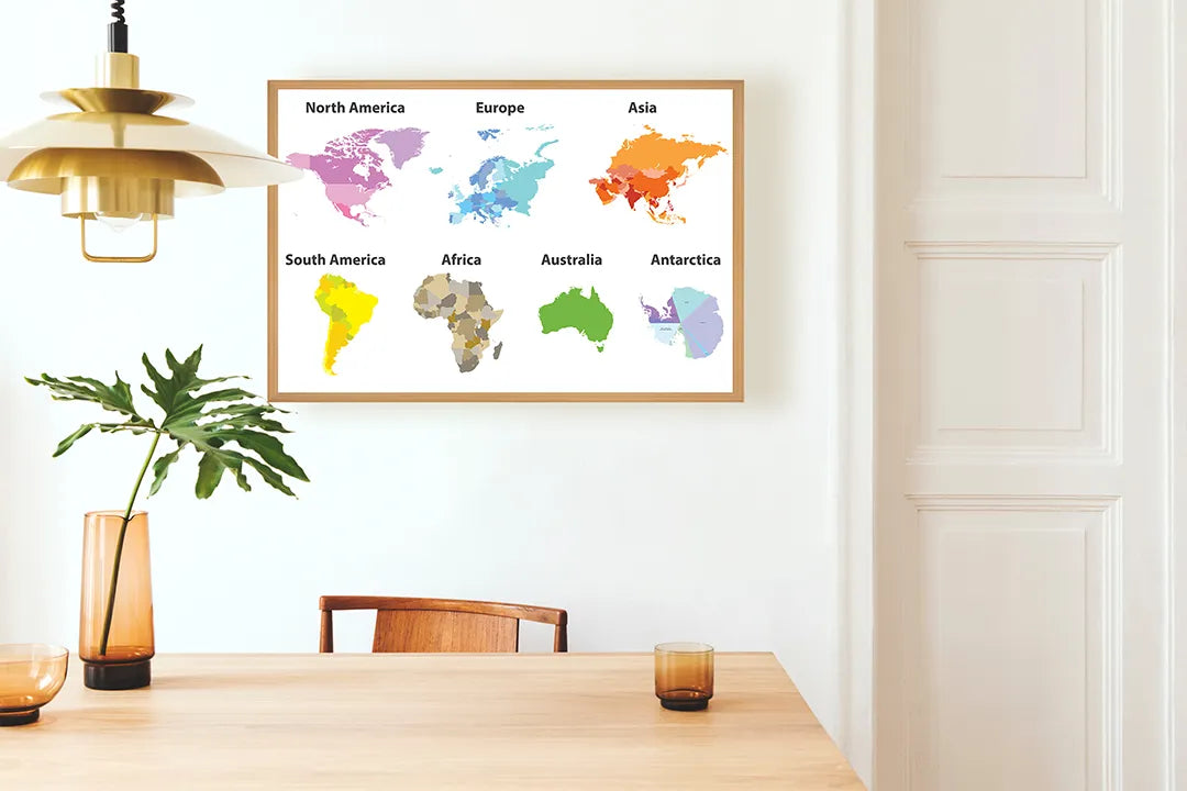 Metalen Magneetbord met afbeelding van kleurrijke werelddelen kaart in heldere kleuren kleuren