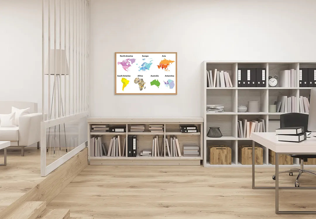 Metalen Magneetbord met afbeelding van kleurrijke werelddelen kaart in heldere kleuren kleuren
