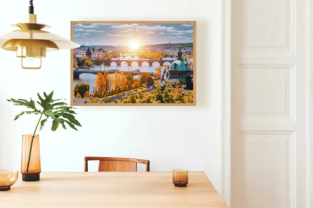 Metalen Magneetbord met afbeelding van zonsondergang over een brug in Praag in warm stadslicht kleuren