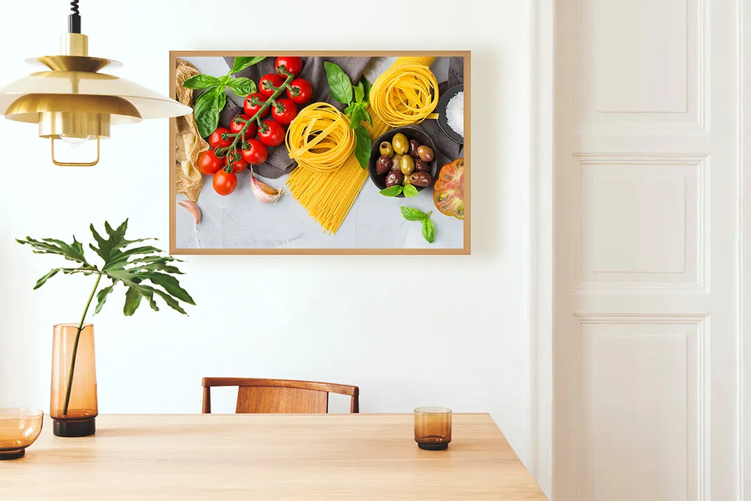 Metalen Magneetbord met afbeelding van pasta ingrediënten en tomaten in vers rood en geel kleuren