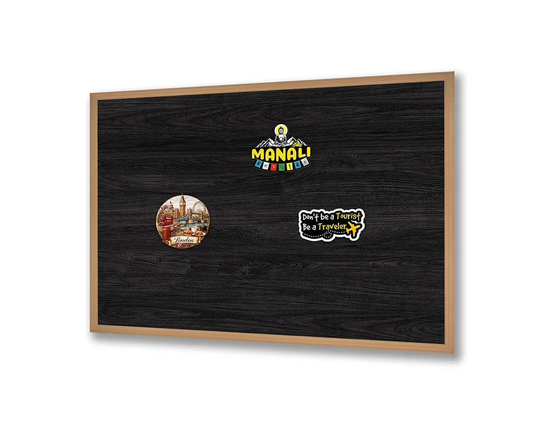 Metalen Magneetbord met afbeelding van donker zwart houten paneel in mat zwart kleuren