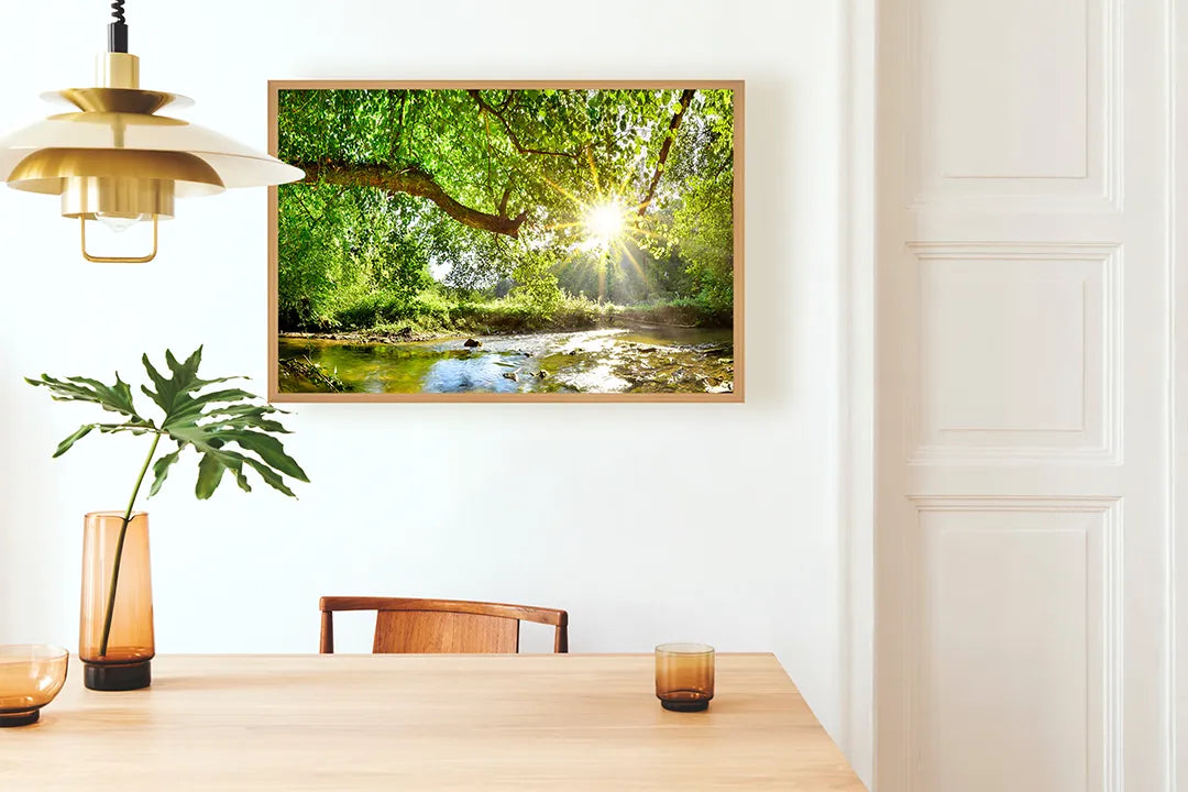Metalen Magneetbord met afbeelding van groen bos met zonnestralen in fris bosgroen kleuren