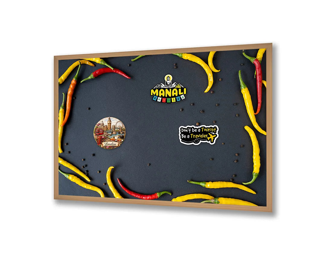 Metalen Magneetbord met print van Rode en gele pepers lijst perfect als decoratie