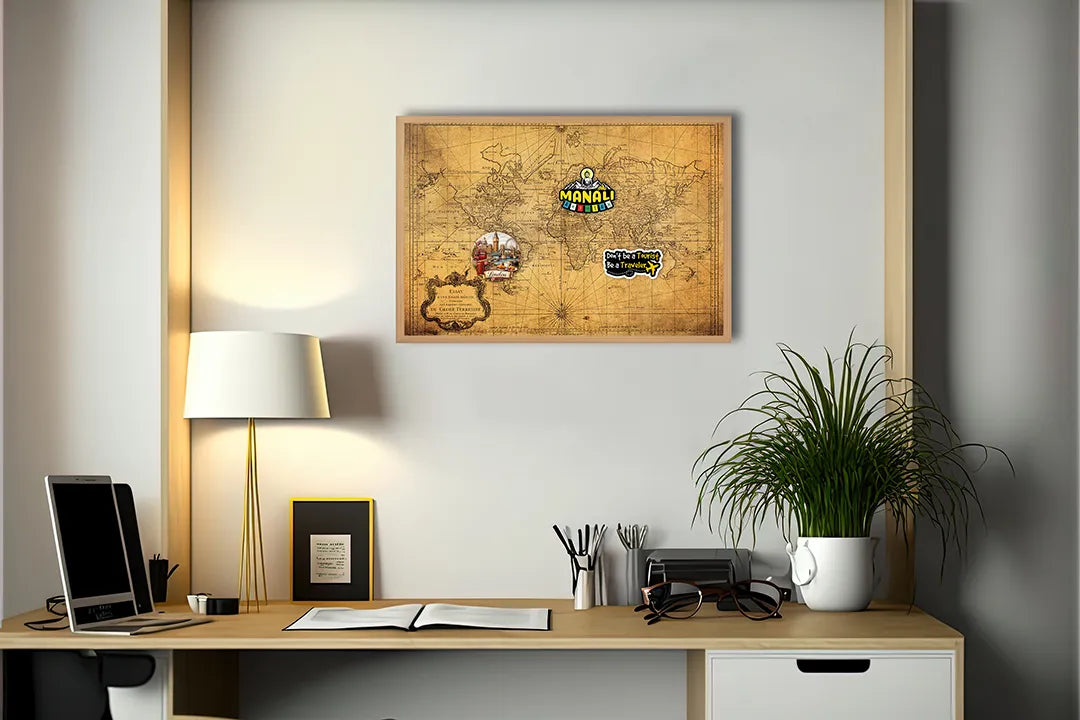 Metalen Magneetbord met afbeelding van verweerde vintage wereldkaart in geel en bruin kleuren