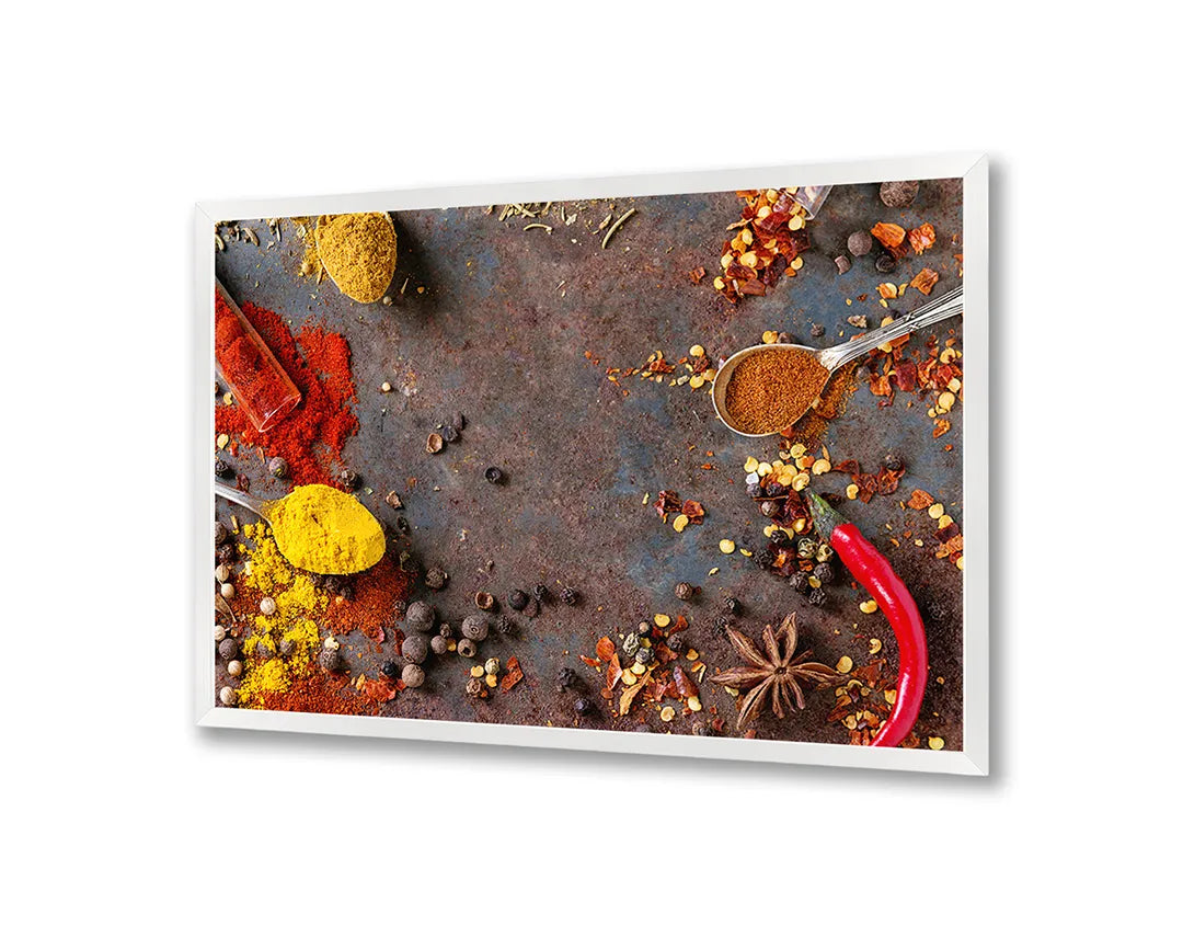 Metalen Magneetbord met afbeelding van losse specerijen en pepers in warm rood en bruin kleuren
