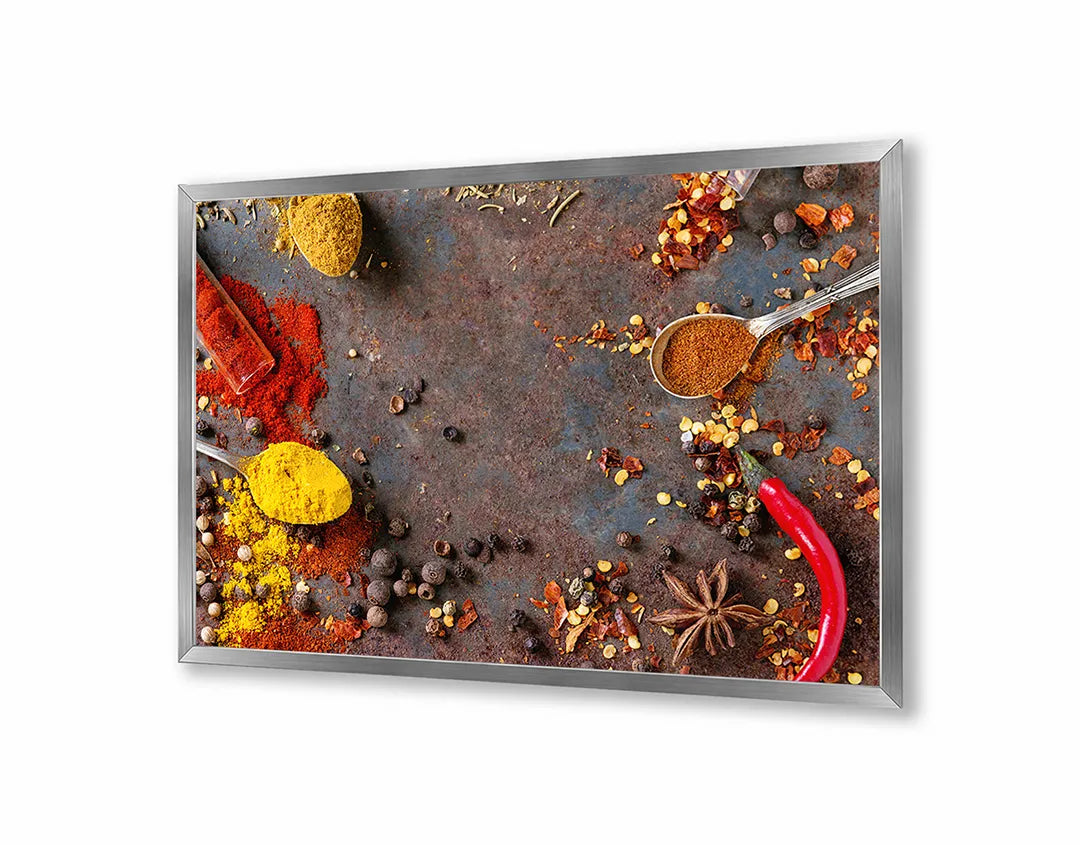 Metalen Magneetbord met afbeelding van losse specerijen en pepers in warm rood en bruin kleuren