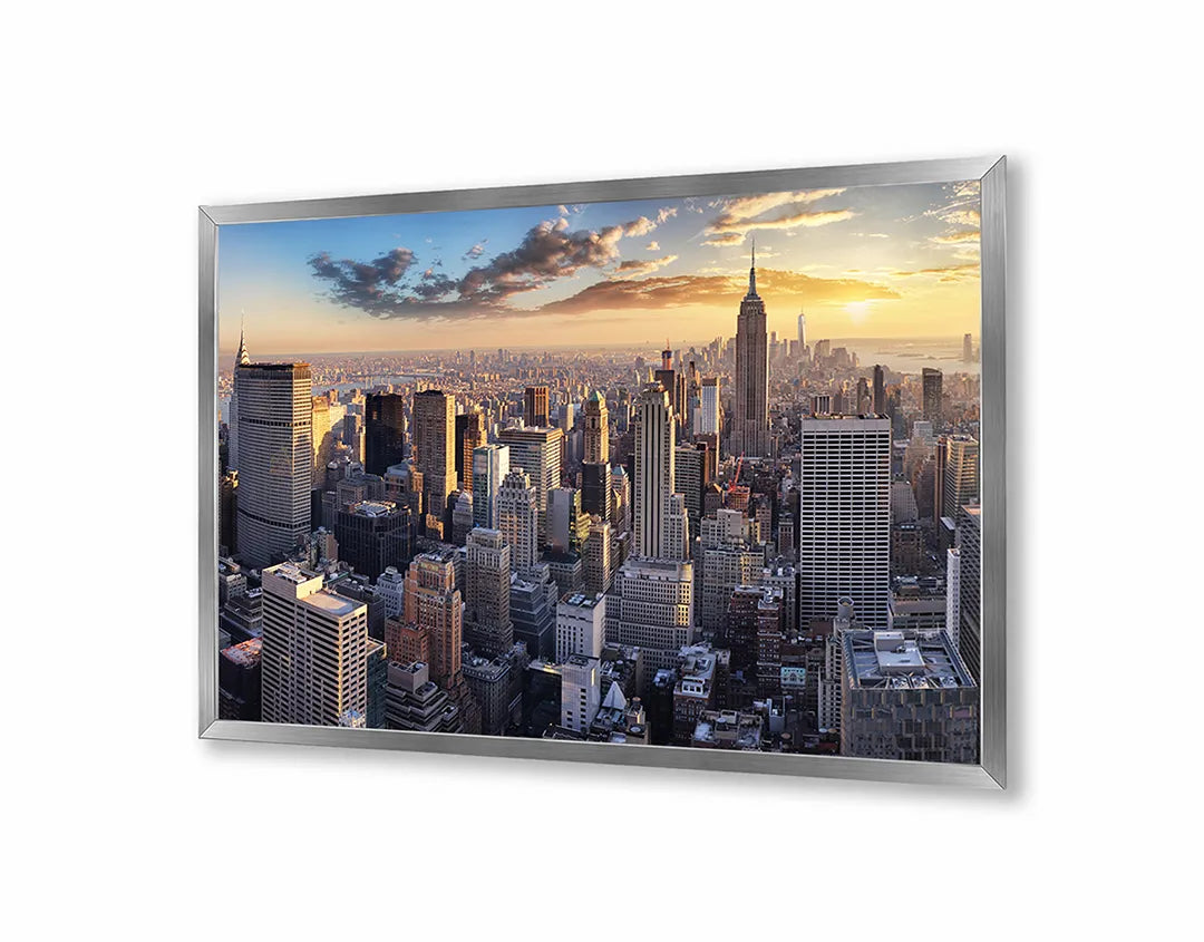 Metalen Magneetbord met afbeelding van New York skyline bij zonsondergang in goud en stadsblauw kleuren
