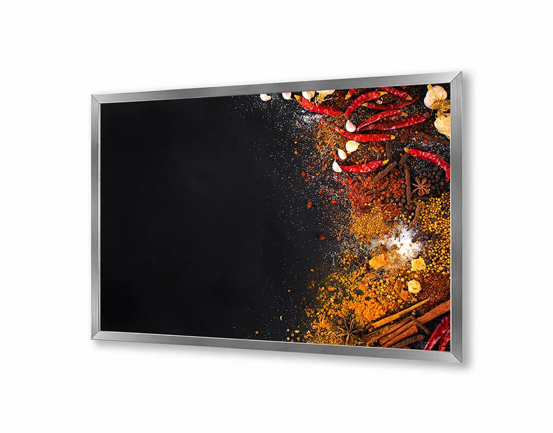 Metalen Magneetbord met afbeelding van rode pepers en kruiden in vurig rood kleuren