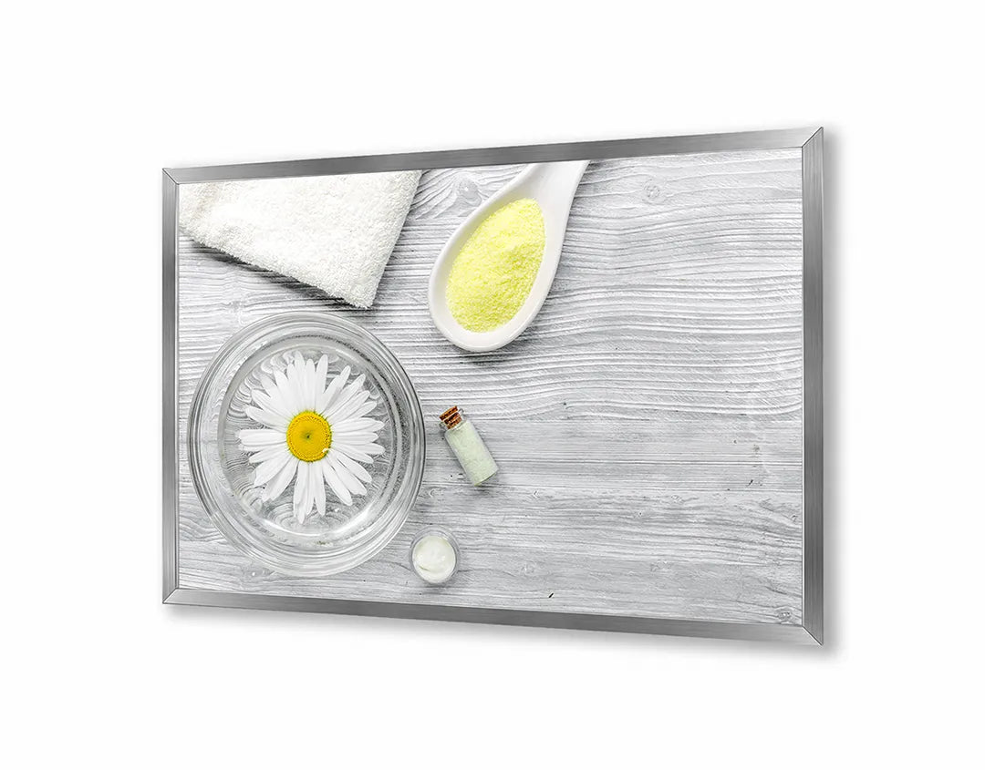 Metalen Magneetbord met afbeelding van spa elementen met witte bloemen in fris wit kleuren
