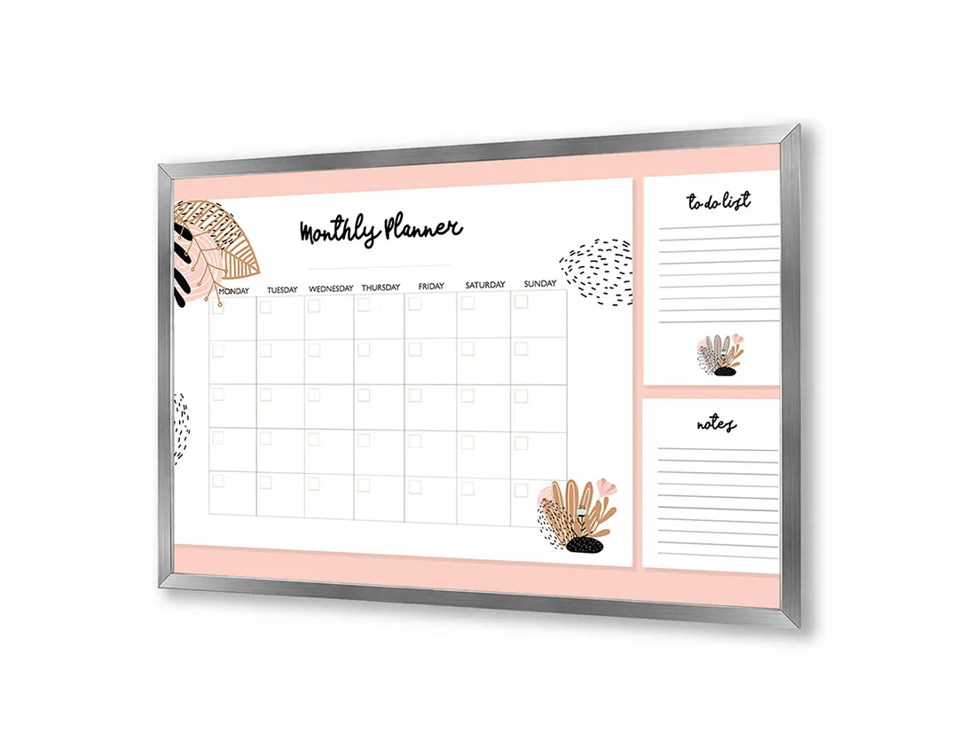 Metalen Magneetbord met afbeelding van roze en witte maandplanner in zacht roze kleuren