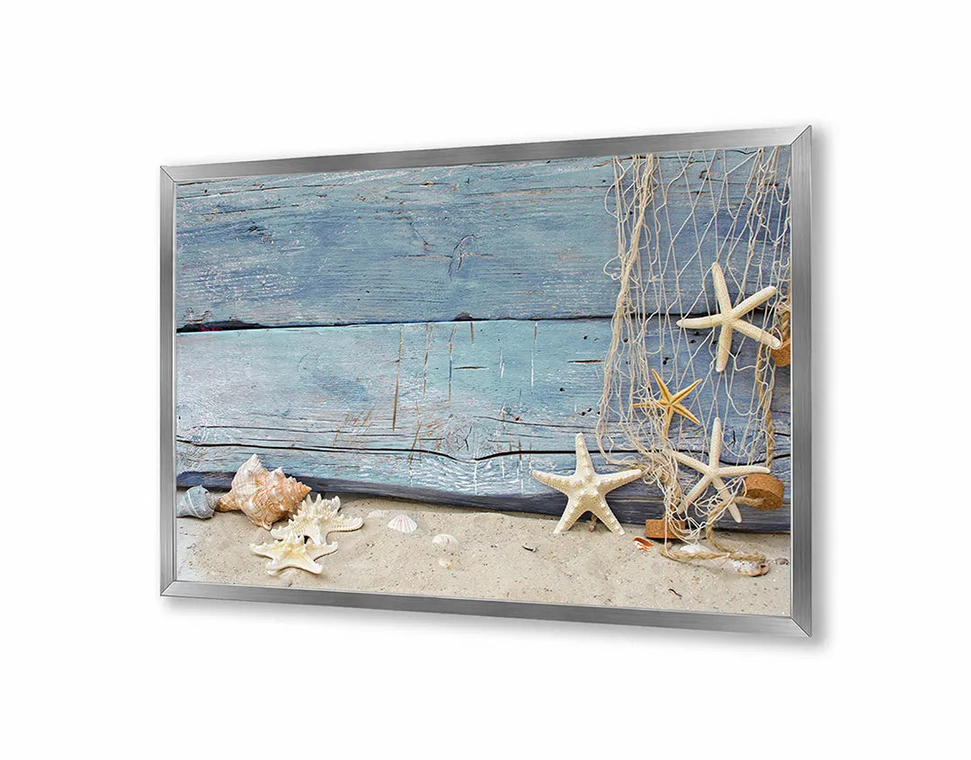 Metalen Magneetbord met prachtige zeesterren op een authentiek verweerde en rustieke blauwe houten planken achtergrond