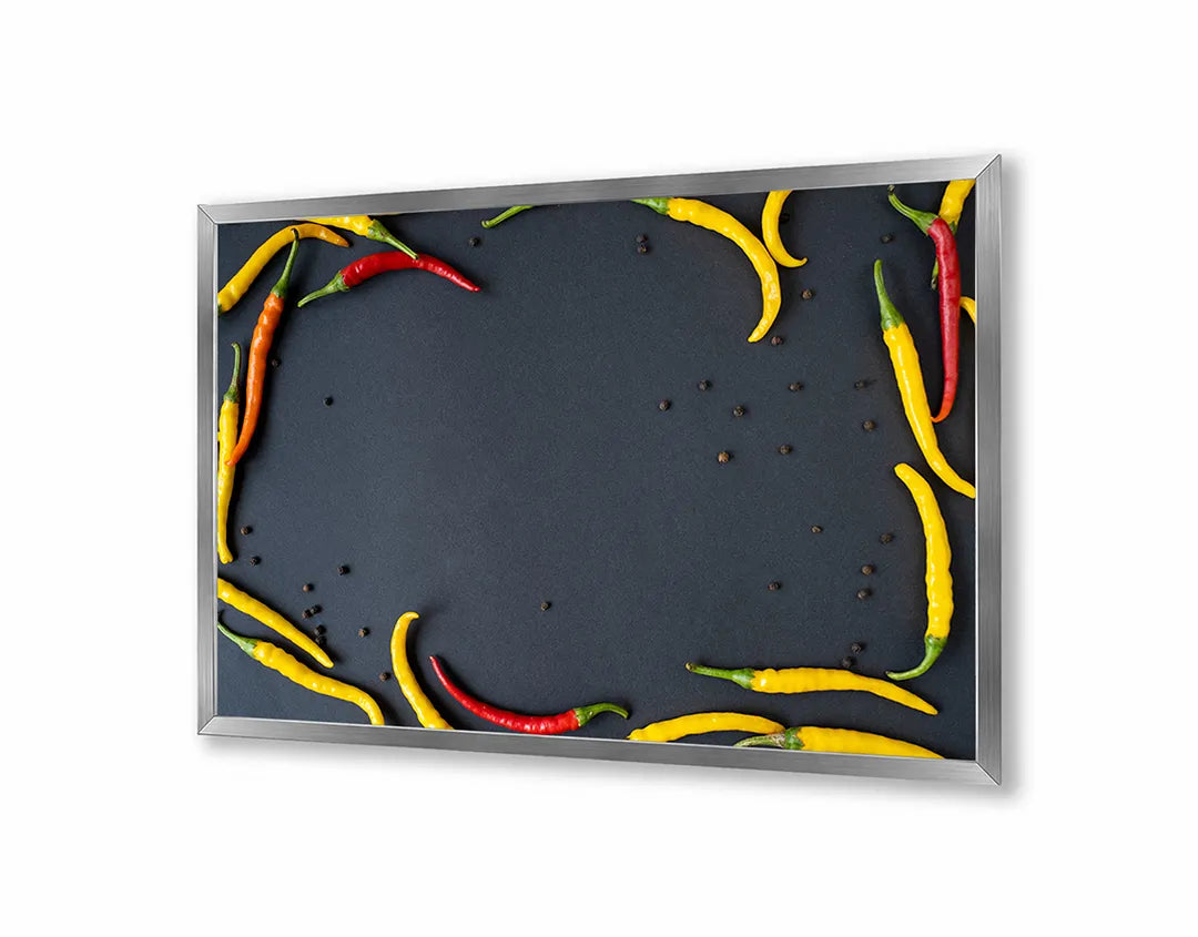 Metalen Magneetbord met print van Rode en gele pepers lijst perfect als decoratie