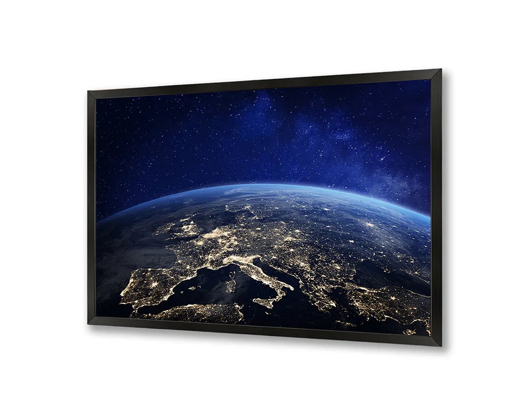 Metalen Magneetbord met afbeelding van aarde vanuit de ruimte met stadslichten in nachtblauw en geel kleuren