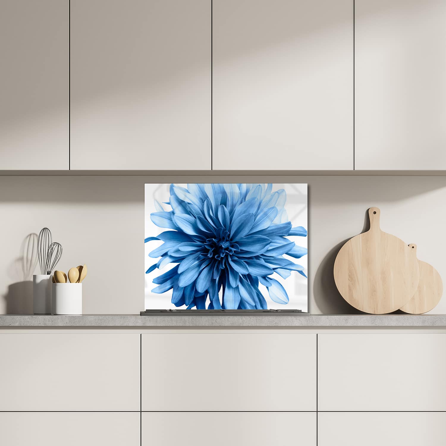 Eigen afmeting spatscherm-op-maat Keuken - Hittebestendig gehard glas - Lichtblauwe Dahlia