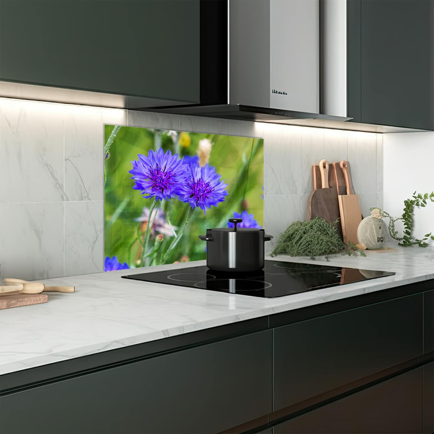 Eigen afmeting spatscherm-op-maat Keuken - Hittebestendig gehard glas - Felblauw/paarse Korenbloemen