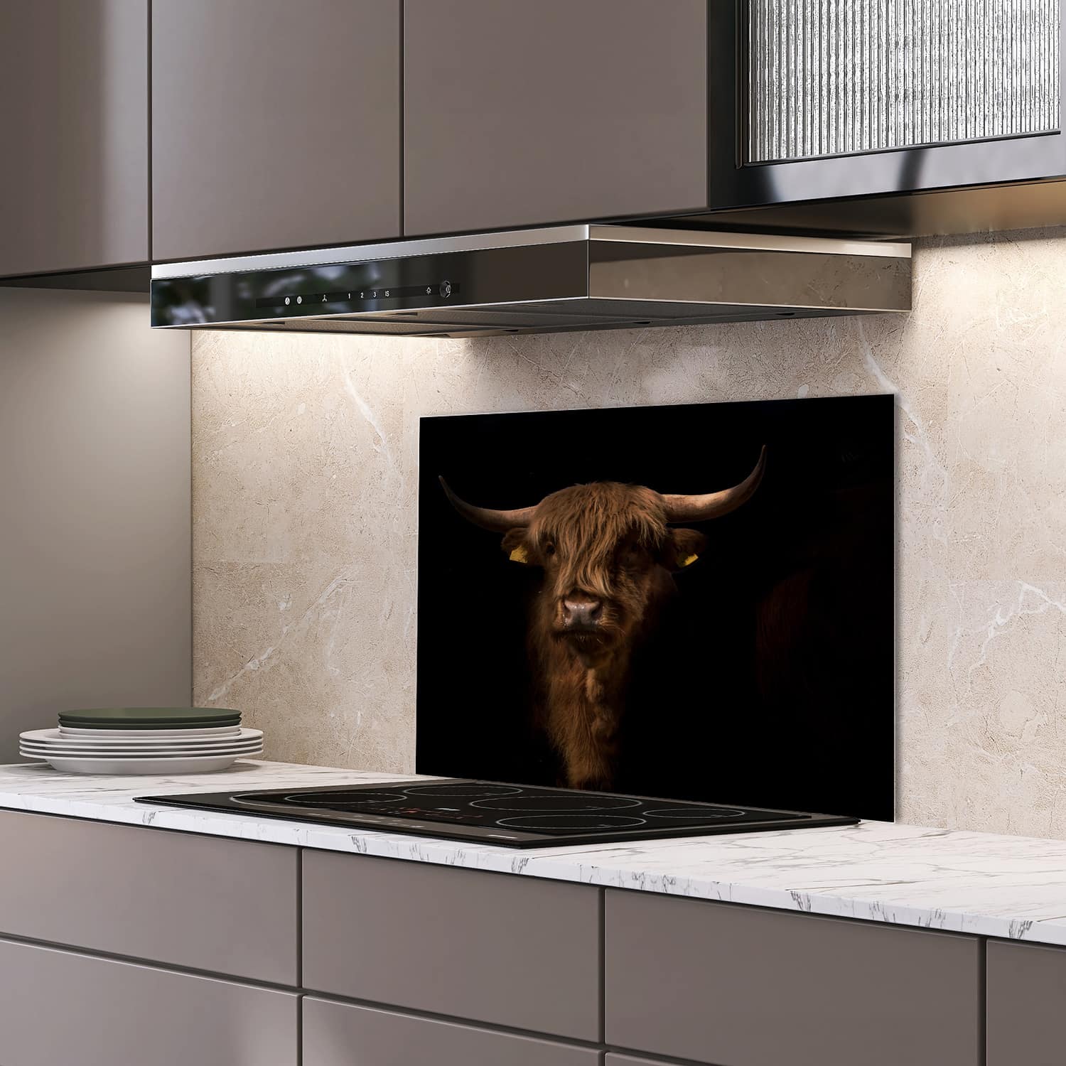 Eigen afmeting spatscherm-op-maat Keuken - Hittebestendig gehard glas - Schotse Hooglander in het Donker